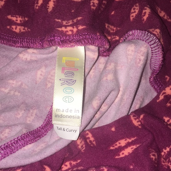 Lularoe leggings Tall and Curvy - Picture 2 of 3